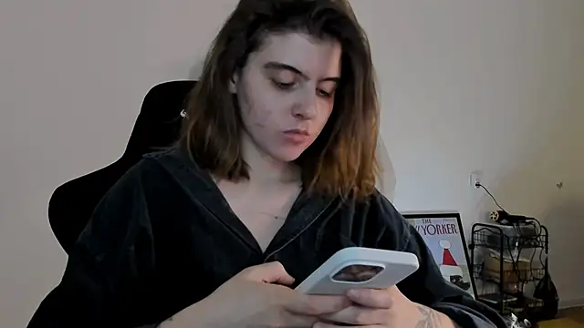 Snapshot of emmamurrr chatting on December 21, 2024, 8:32 pm emmamurrr online show from December 21, 2024, 8:32 pm