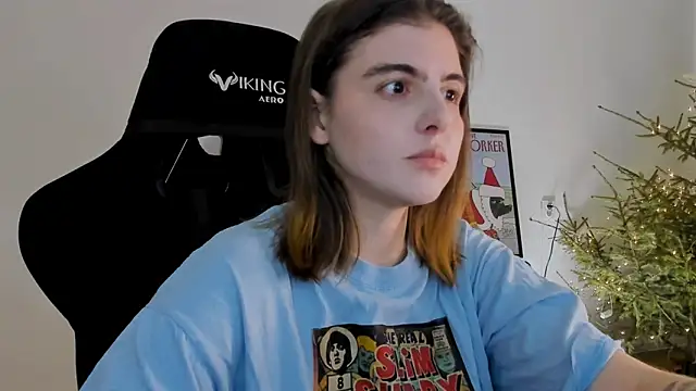 Snapshot of emmamurrr chatting on January 6, 2025, 8:07 pm emmamurrr online show from January 6, 2025, 8:07 pm