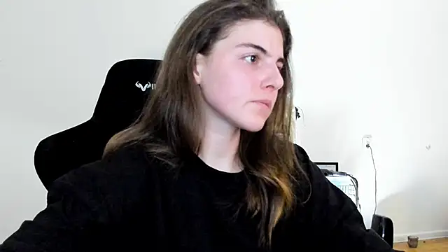 Snapshot of emmamurrr chatting on September 14, 2025, 7:57 pm emmamurrr online show from September 14, 2025, 7:57 pm