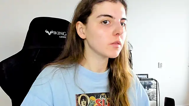 Snapshot of emmamurrr chatting on December 1, 2025, 9:36 am emmamurrr online show from December 1, 2025, 9:36 am