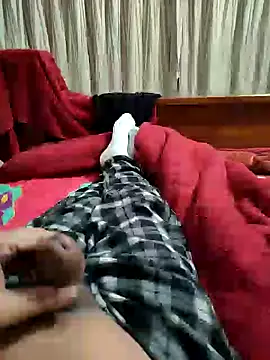 Snapshot of Nuttysub chatting on January 2, 2025, 2:11 am Nuttysub online show from January 2, 2025, 2:11 am