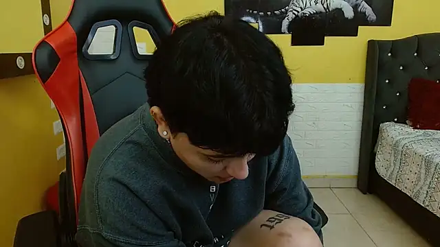 isabeautyx19 online show from November 26, 2025, 7:53 am