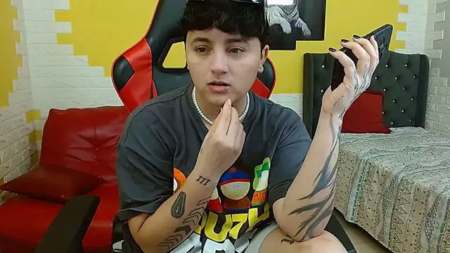 isabeautyx19 online show from November 29, 2025, 2:03 am