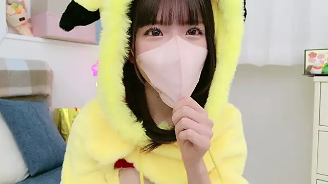 Snapshot of -minami- chatting on January 9, 2025, 12:30 pm -minami- online show from January 9, 2025, 12:30 pm