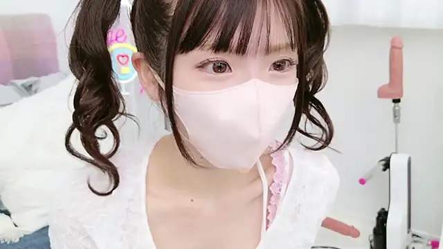 Snapshot of -minami- chatting on February 28, 2025, 12:09 pm -minami- online show from February 28, 2025, 12:09 pm