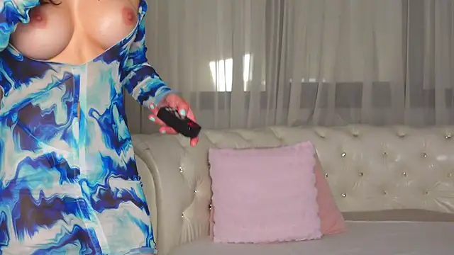 Snapshot of NinaCrystal1 chatting on December 10, 2024, 1:44 pm NinaCrystal1 online show from December 10, 2024, 1:44 pm