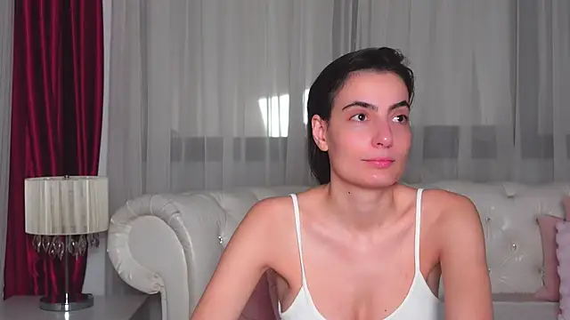 Snapshot of NinaCrystal1 chatting on December 13, 2024, 7:47 am NinaCrystal1 online show from December 13, 2024, 7:47 am