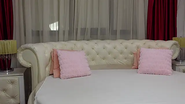 Snapshot of NinaCrystal1 chatting on February 21, 2025, 6:51 am NinaCrystal1 online show from February 21, 2025, 6:51 am