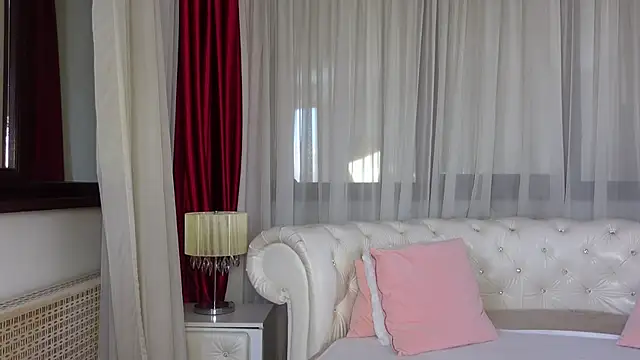 Snapshot of NinaCrystal1 chatting on March 12, 2025, 7:13 am NinaCrystal1 online show from March 12, 2025, 7:13 am