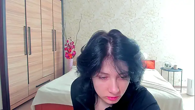 JulisSweet online show from March 21, 2025, 7:33 am