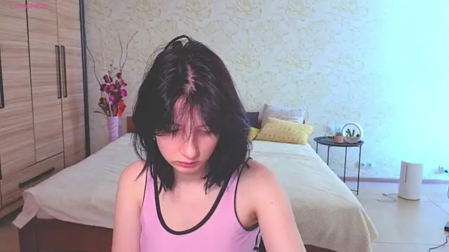 JulisSweet online show from September 15, 2025, 6:46 am