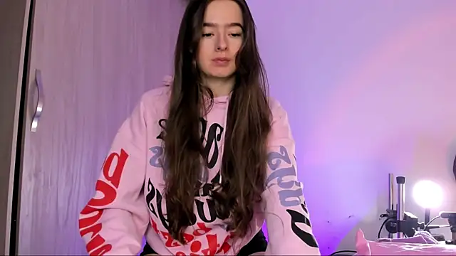 Snapshot of aalyce_syn chatting on November 27, 2025, 5:04 pm aalyce syn online show from November 27, 2025, 5:04 pm