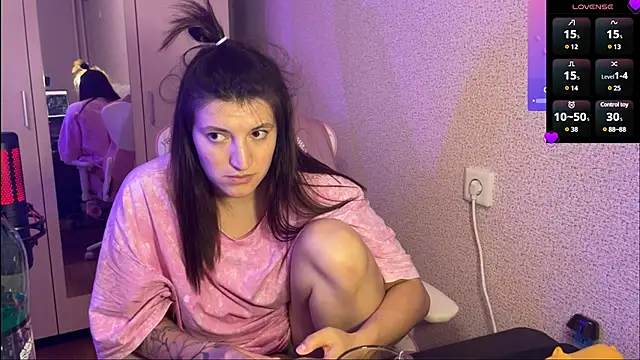 Snapshot of Katrin__kiss chatting on February 5, 2025, 9:18 pm Katrin kiss online show from February 5, 2025, 9:18 pm