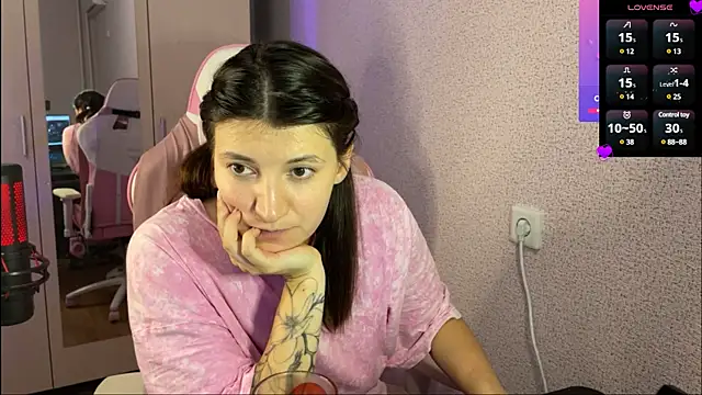 Snapshot of Katrin__kiss chatting on February 6, 2025, 2:37 pm Katrin kiss online show from February 6, 2025, 2:37 pm