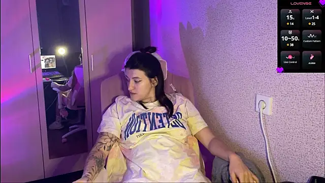 Snapshot of Katrin__kiss chatting on February 10, 2025, 8:10 pm Katrin kiss online show from February 10, 2025, 8:10 pm