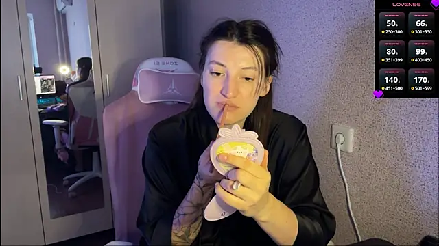 Snapshot of Katrin__kiss chatting on February 11, 2025, 2:13 pm Katrin kiss online show from February 11, 2025, 2:13 pm