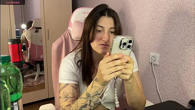 Snapshot of Katrin__kiss chatting on February 12, 2025, 7:02 pm Katrin kiss online show from February 12, 2025, 7:02 pm