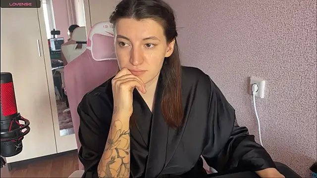 Snapshot of Katrin__kiss chatting on February 14, 2025, 12:47 pm Katrin kiss online show from February 14, 2025, 12:47 pm