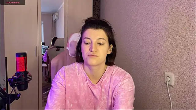 Snapshot of Katrin__kiss chatting on February 24, 2025, 1:42 pm Katrin kiss online show from February 24, 2025, 1:42 pm