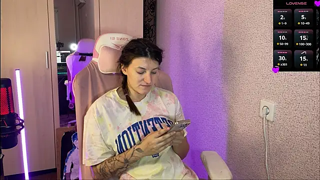 Snapshot of Katrin__kiss chatting on March 5, 2025, 6:23 pm Katrin kiss online show from March 5, 2025, 6:23 pm