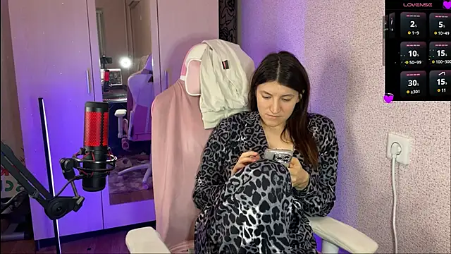 Snapshot of Katrin__kiss chatting on March 10, 2025, 7:40 pm Katrin kiss online show from March 10, 2025, 7:40 pm