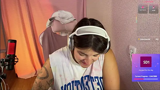 Snapshot of Katrin__kiss chatting on September 22, 2025, 8:11 pm Katrin kiss online show from September 22, 2025, 8:11 pm