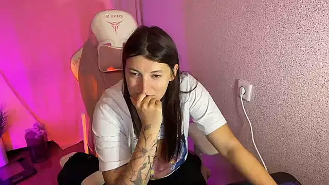 Snapshot of Katrin__kiss chatting on October 23, 2025, 4:17 pm Katrin kiss online show from October 23, 2025, 4:17 pm