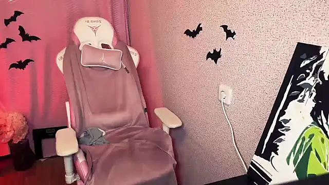 Snapshot of Katrin__kiss chatting on October 28, 2025, 4:42 pm Katrin kiss online show from October 28, 2025, 4:42 pm