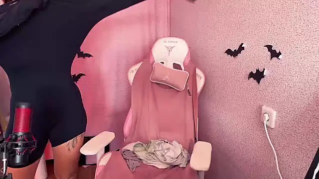 Snapshot of Katrin__kiss chatting on October 29, 2025, 8:27 am Katrin kiss online show from October 29, 2025, 8:27 am