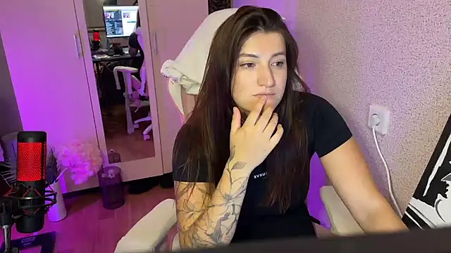 Snapshot of Katrin__kiss chatting on November 3, 2025, 3:13 pm Katrin kiss online show from November 3, 2025, 3:13 pm