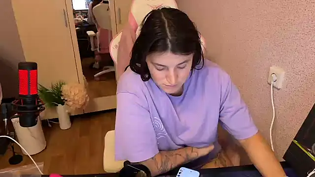 Snapshot of Katrin__kiss chatting on November 18, 2025, 4:00 pm Katrin kiss online show from November 18, 2025, 4:00 pm