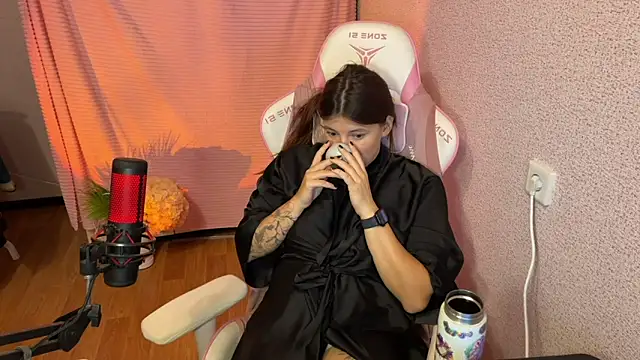 Snapshot of Katrin__kiss chatting on December 1, 2025, 5:51 pm Katrin kiss online show from December 1, 2025, 5:51 pm