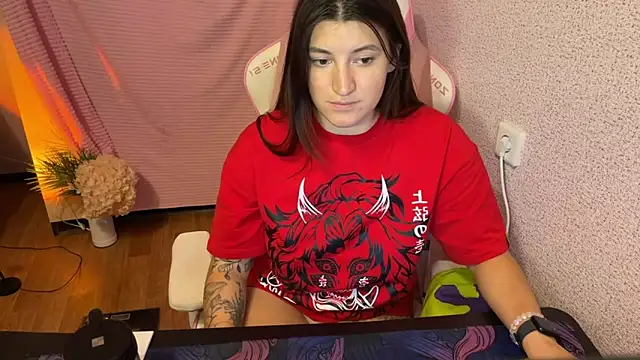 Snapshot of Katrin__kiss chatting on December 3, 2025, 6:39 pm Katrin kiss online show from December 3, 2025, 6:39 pm