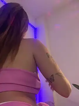 Snapshot of melisabunnny chatting on February 2, 2025, 3:39 pm melisabunnny online show from February 2, 2025, 3:39 pm