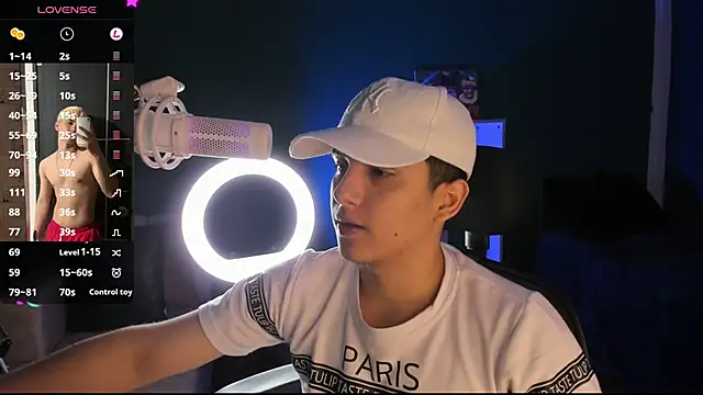 Snapshot of Brat_ chatting on December 12, 2024, 2:00 pm Brat online show from December 12, 2024, 2:00 pm