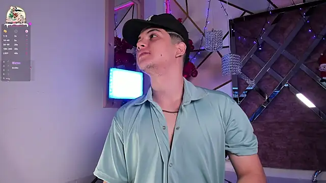 Snapshot of Brat_ chatting on December 22, 2024, 12:27 pm Brat online show from December 22, 2024, 12:27 pm