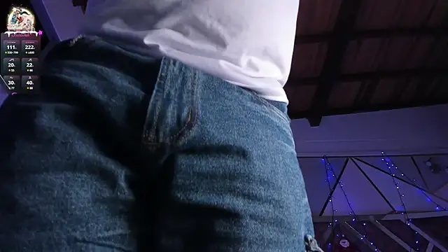 Snapshot of Brat_ chatting on December 23, 2024, 3:23 pm Brat online show from December 23, 2024, 3:23 pm