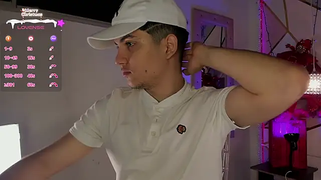 Snapshot of Brat_ chatting on December 28, 2024, 12:35 pm Brat online show from December 28, 2024, 12:35 pm