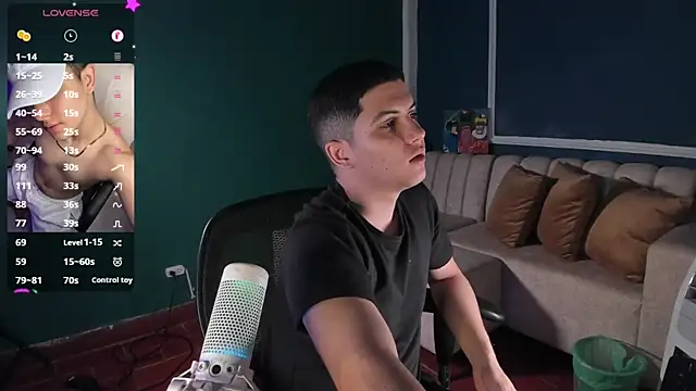 Snapshot of Brat_ chatting on January 23, 2025, 6:14 pm Brat online show from January 23, 2025, 6:14 pm