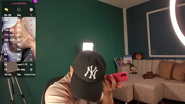 Snapshot of Brat_ chatting on January 27, 2025, 5:37 pm Brat online show from January 27, 2025, 5:37 pm