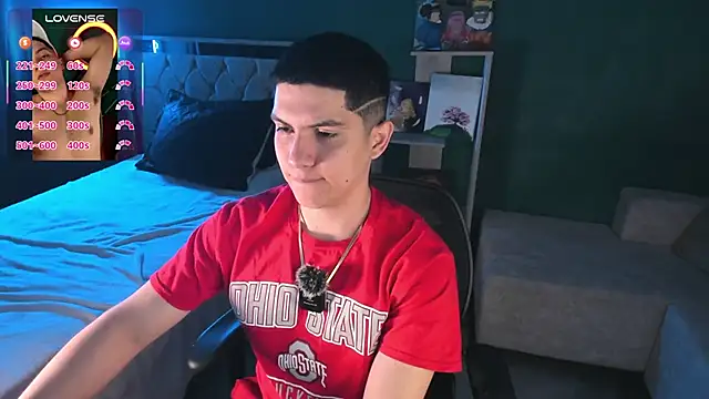 Snapshot of Brat_ chatting on September 10, 2025, 4:40 pm Brat online show from September 10, 2025, 4:40 pm