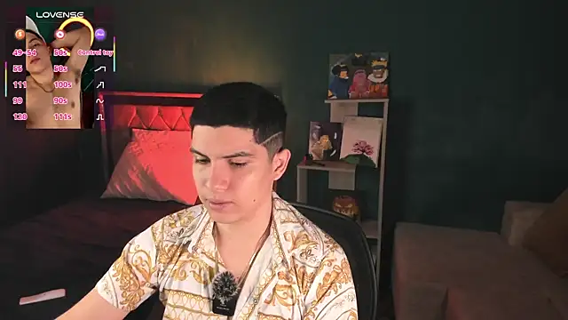 Snapshot of Brat_ chatting on September 12, 2025, 6:41 pm Brat online show from September 12, 2025, 6:41 pm