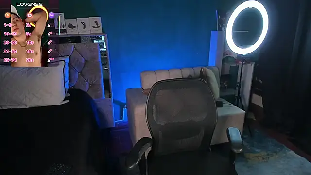 Snapshot of Brat_ chatting on October 4, 2025, 5:22 pm Brat online show from October 4, 2025, 5:22 pm