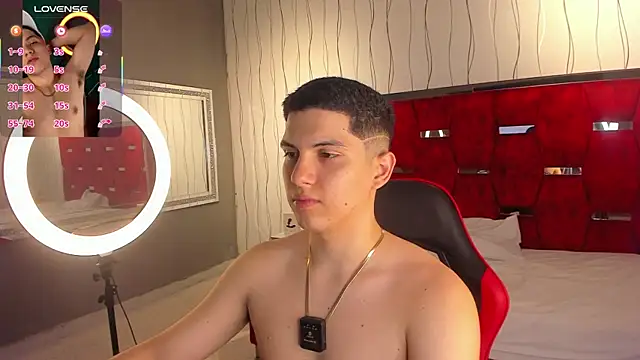 Snapshot of Brat_ chatting on October 17, 2025, 8:44 pm Brat online show from October 17, 2025, 8:44 pm