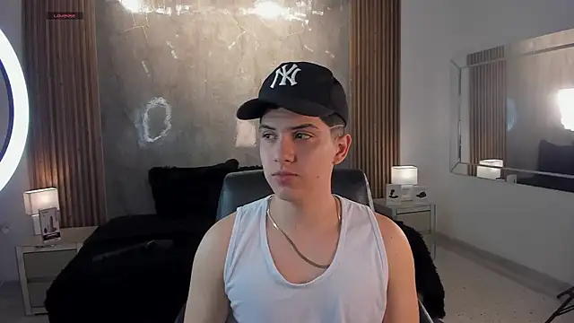 Snapshot of Brat_ chatting on November 22, 2025, 9:03 pm Brat online show from November 22, 2025, 9:03 pm