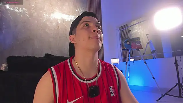 Snapshot of Brat_ chatting on November 27, 2025, 12:02 am Brat online show from November 27, 2025, 12:02 am