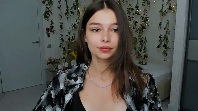 ContinentOfTranquility online show from September 12, 2025, 4:01 am