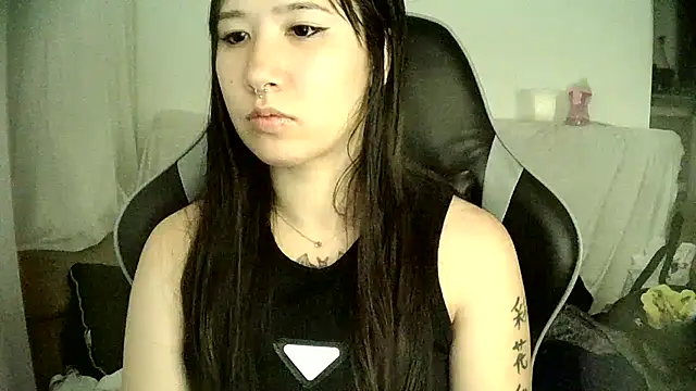 Japabaixinha online show from March 22, 2025, 4:24 am