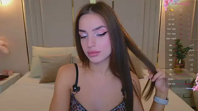 BellaHalles online show from November 14, 2025, 6:23 am