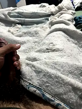 Snapshot of Your_love39 chatting on December 1, 2025, 7:13 am Your love39 online show from December 1, 2025, 7:13 am